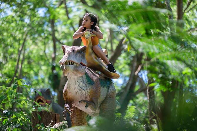 6 Hours Giant Zipline Adventure Park in Fiji - Pizza, pineapple, and a useful midday break