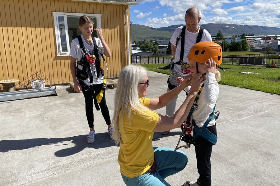 Akureyri: Zipline Tour - How the guides shape the experience