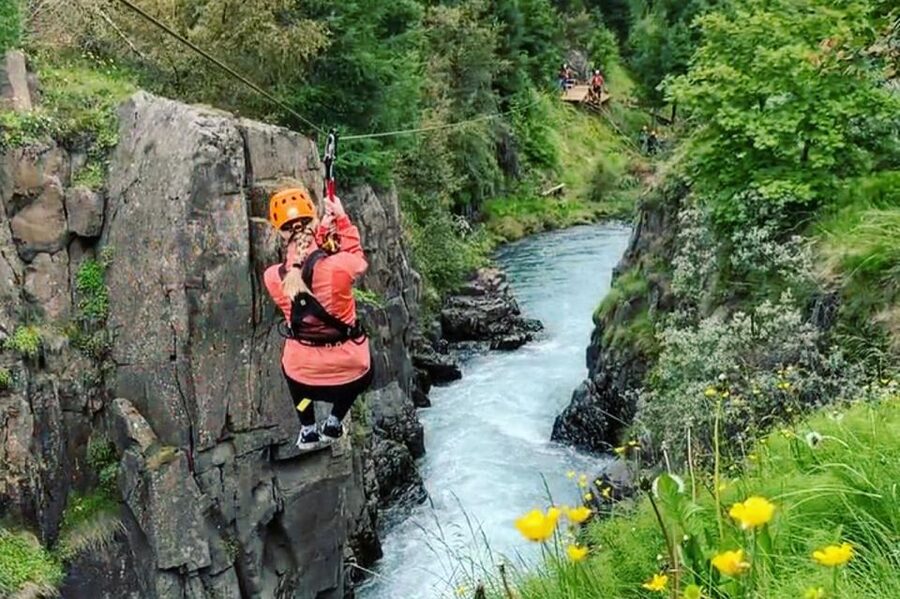 Akureyri: Zipline Tour - Who will enjoy this most?