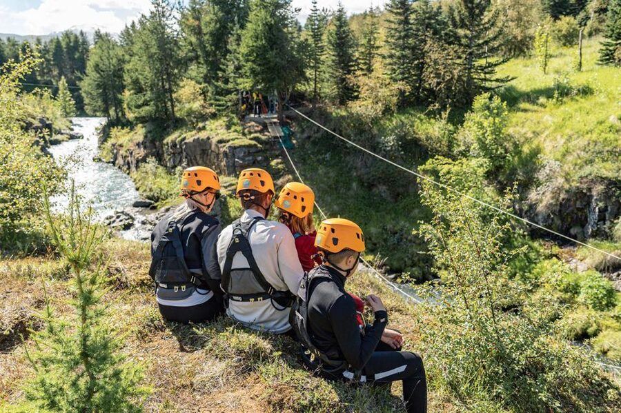 Akureyri: Zipline Tour - What happens from the meeting point to the first line