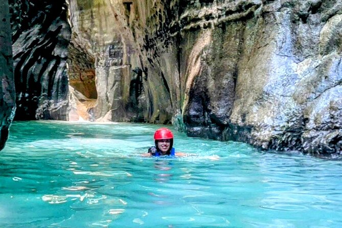 AMBER COVE-TAINO BAY 5 Zip Lines 7 Waterfalls + Locale Food - The five details that shape your day