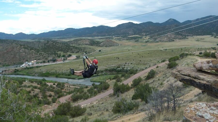 Cañon City: Royal Gorge 11-Line Extreme Zipline Experience - Racing 1,200 feet to a seven-story finish