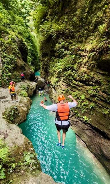 Cebu: Kawasan Canyoneering with Ziplining Adventure - Kawasan Falls and the included lunch