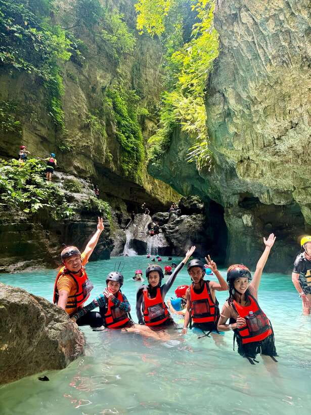 Cebu: Shared Tour Kawasan Falls Canyoneering & Ziplining - The zipline gives the day an easy start