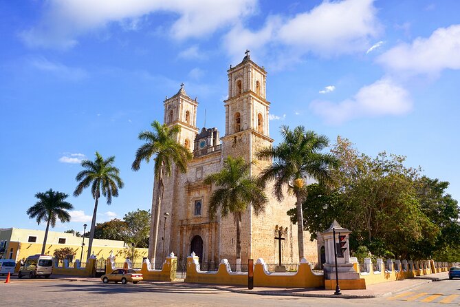 Chichen Magic Towns and cenote with Zipline - Izamal: yellow walls and a late-day finale