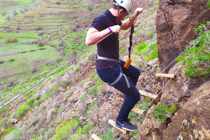 Climbing + Zipline + Via Ferrata + Cave. Adventure route in Gran Canaria - What the guide adds to the day