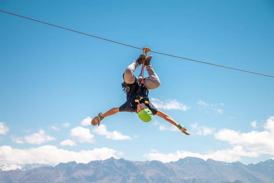Cusco: Zipline in the Sacred Valley - Getting ready at the Mirador de Racchi