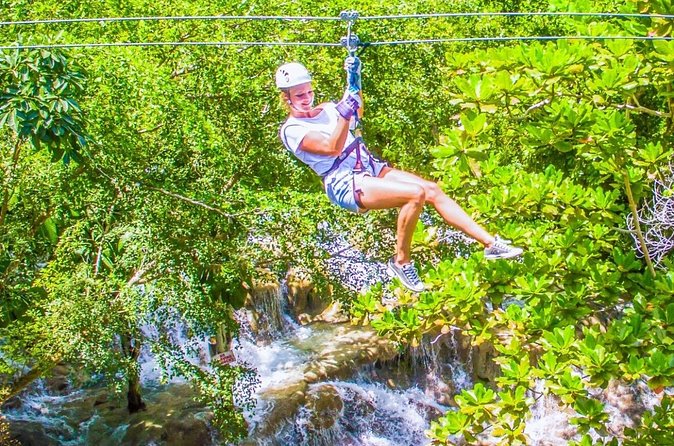 Dunn's River Falls and Park Tour with Zip Line from Montego Bay - Practical details that affect your decision