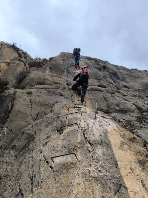 Elda: El Bolón via ferrata with zipline and abseiling - El Bolón at a glance