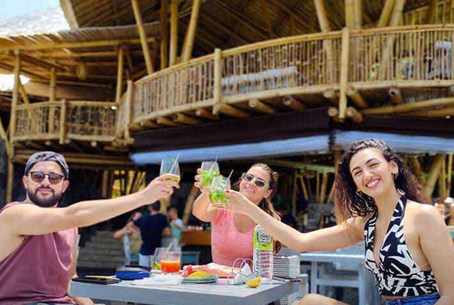 Ella Ravana Pool Club Dip & Dine+2 Free Cocktails!+Zipline - The seasonal three-course meal