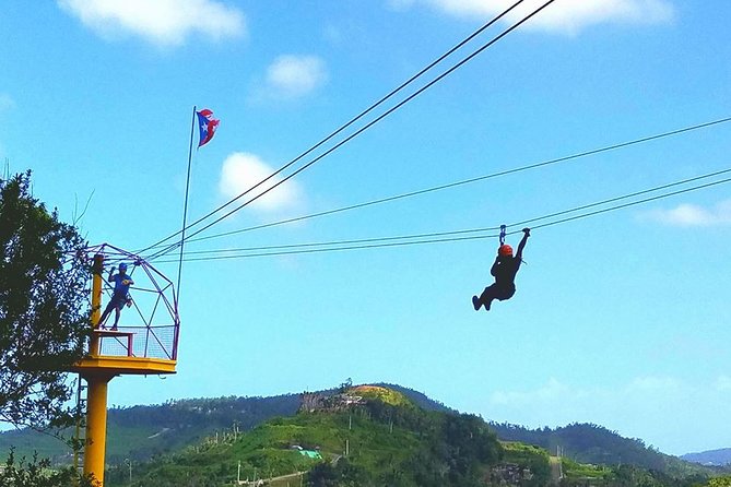 Half Day Tour in Rainforest Zipline Park with Transportation - Why the guides matter