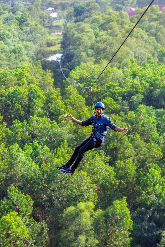 Hue: Full-day Nature’s Bliss From Hot Springs To Zip Line - Lunch and the Pace of the Day