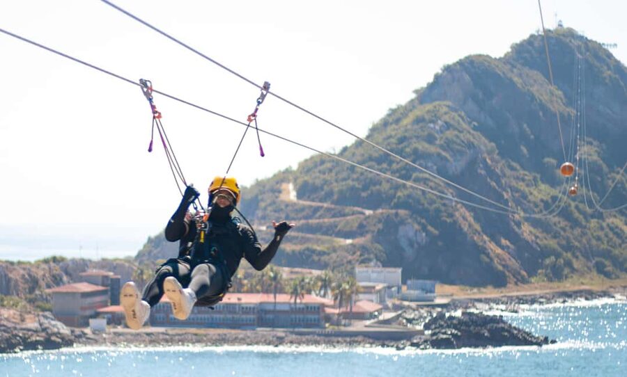 Mazatlan: Lighthouse Zipline Adventure at Farolesa - Starting at the Mazatlán lighthouse