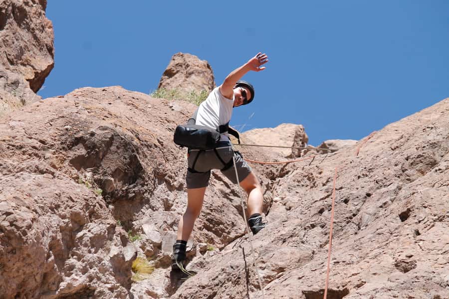 Mendoza: Trekking, Abseiling and Zipline - From Mendoza to the Río Aventura base