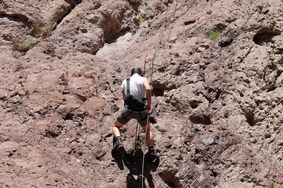 Mendoza: Trekking, Abseiling and Zipline - Lunch, the base, and the long gaps