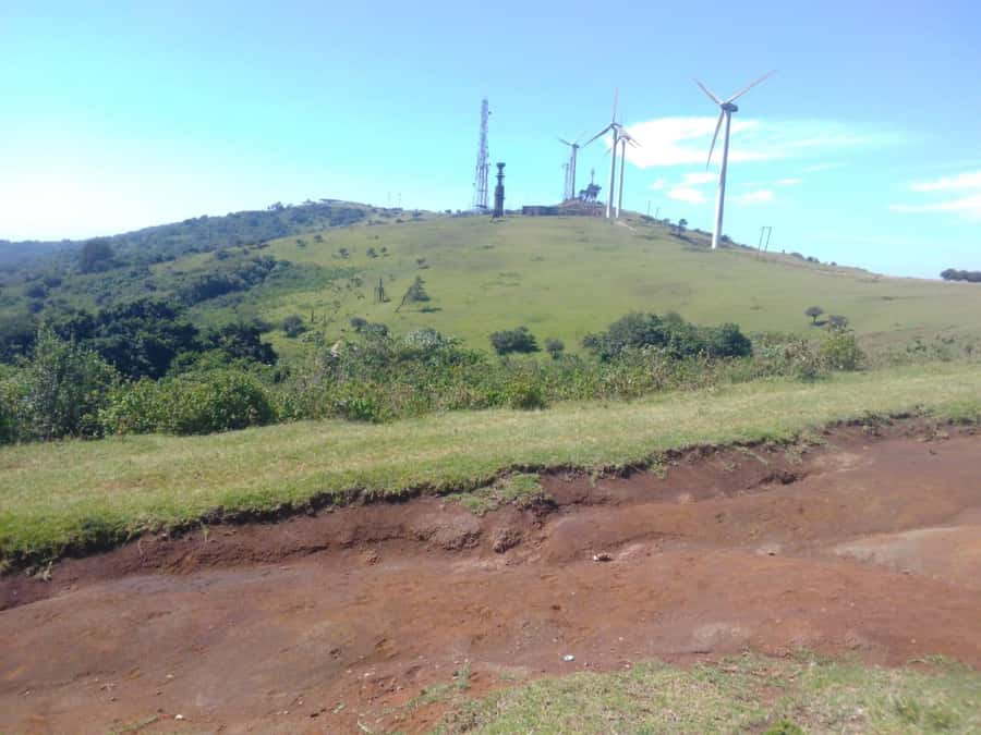Nairobi: Ngong Hills Hiking and Zip Lining Tour - Guides, pace, and the human side