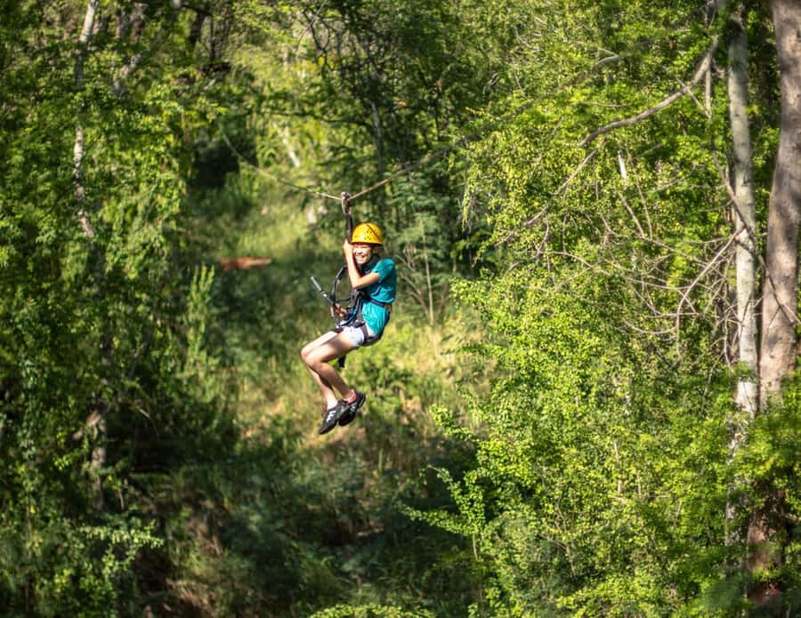 Oahu: Coral Crater Zipline Tour - A good activity for families and friends