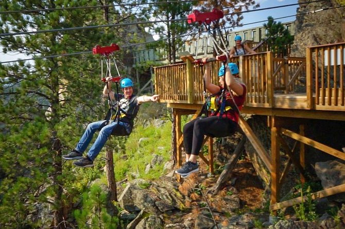 Pinnacle Zipline Tour in Keystone - Five ziplines through the Black Hills