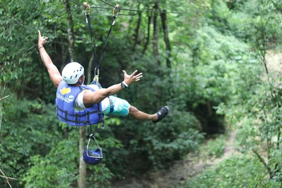 Puerto Plata/Amber Cove: Zipline and Waterfalls with Lunch - From the cruise port to the rainforest
