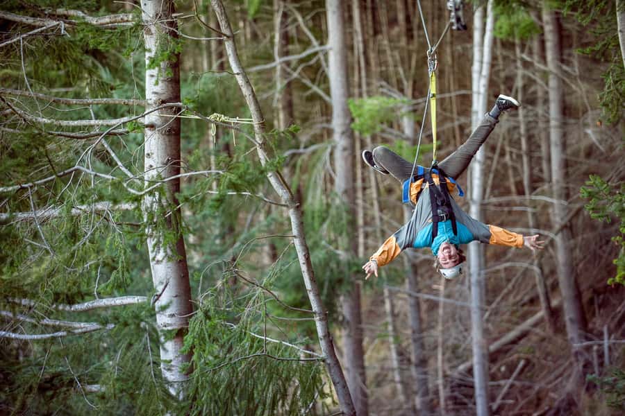 Queenstown: 2-Hour Zipline Tour with 4-Lines - Clothing, weight limits, and physical demands