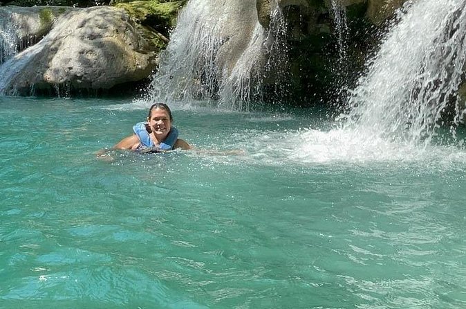 Secret Falls Blue Hole And zipline Adventure from Ocho Rios - Souvenir shopping before heading back