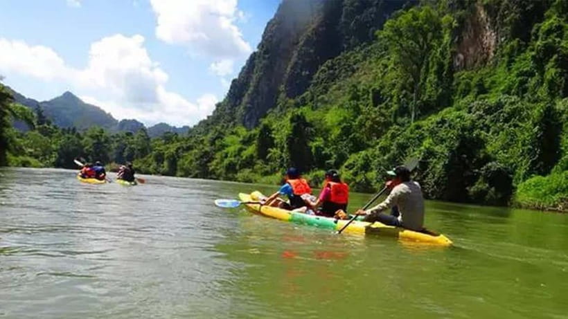 Vang Vieng: Hot Air Balloon,Kayak,Zipline,Blue lagoon1 Tour - A balloon ride above Vang Vieng