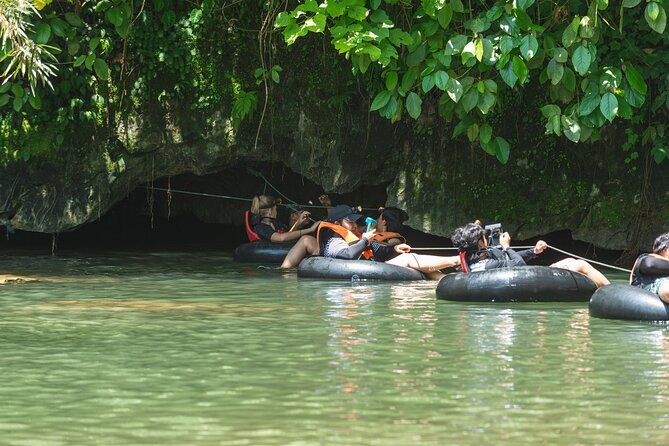 Vang Vieng Tour A - Blue lagoon 3 with Caves and Zipline - Lunch after the cave