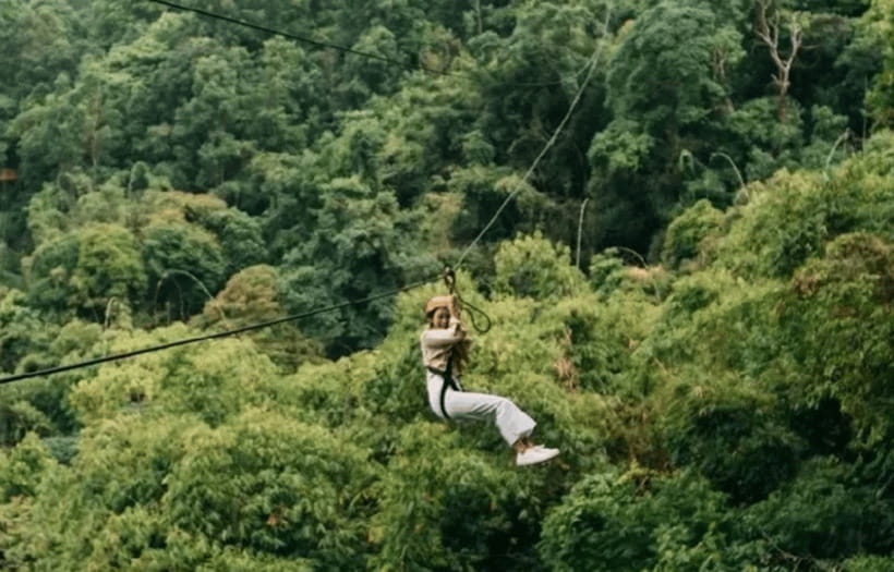Vang Vieng:Zipline,Water Cave,Tham Chang,Kayak,Blue Lagoon 3 - Tham Chang: walking, swimming, and cave tubing