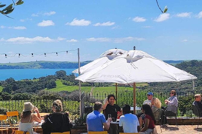 Waiheke Island Day Tour: Ziplining, Wine Tasting & Vineyard Lunch - Mudbrick Vineyard and the final pour