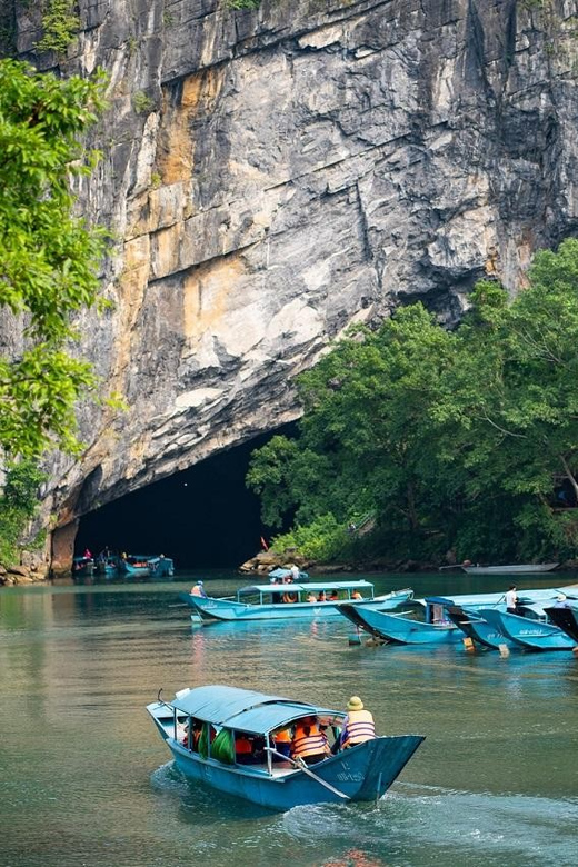Zipline Dark Cave & Phong Nha Cave Tour : Dong Hoi/Phong Nha - What the guide and included equipment add
